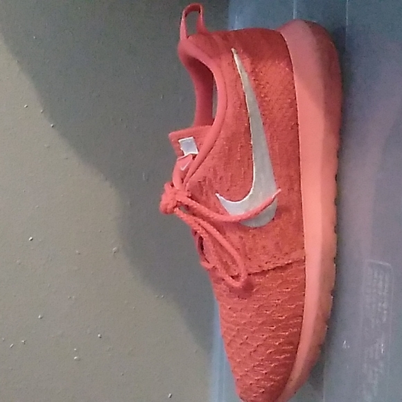Nike Roshe - Picture 2 of 7